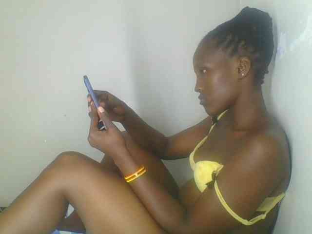 Smilingbeibylove webcam