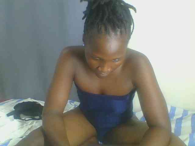 Smilingbeibylove webcam