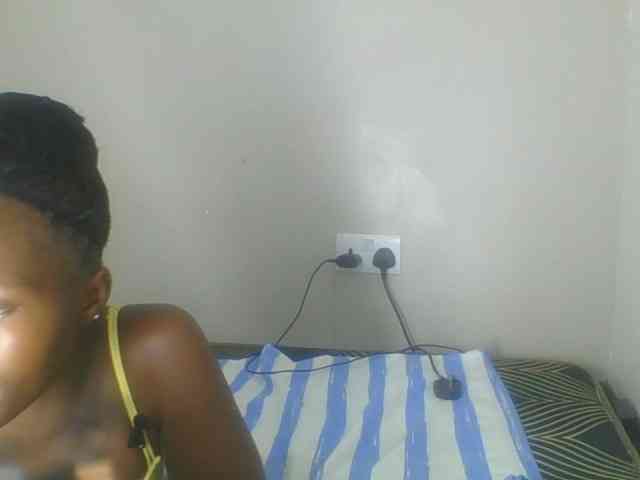 Smilingbeibylove webcam