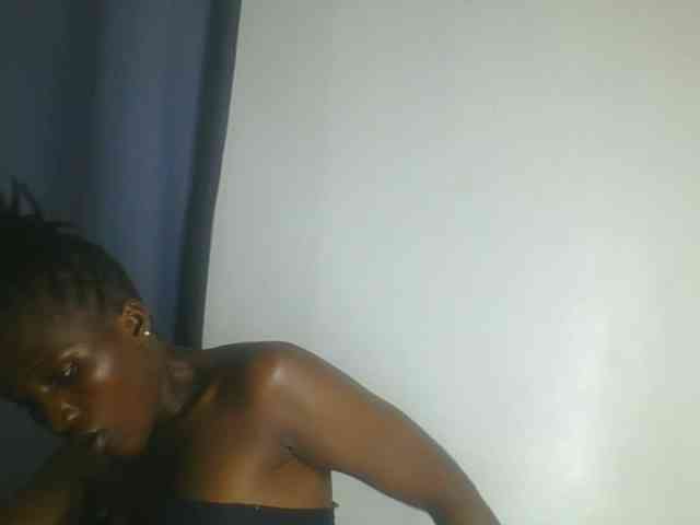 Smilingbeibylove webcam