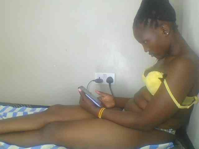 Smilingbeibylove webcam