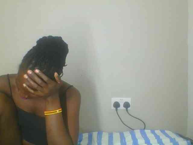 Smilingbeibylove webcam