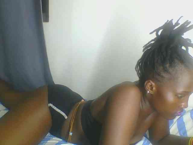 Smilingbeibylove webcam