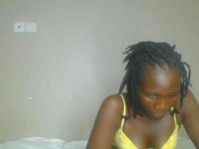 Smilingbeibylove webcam