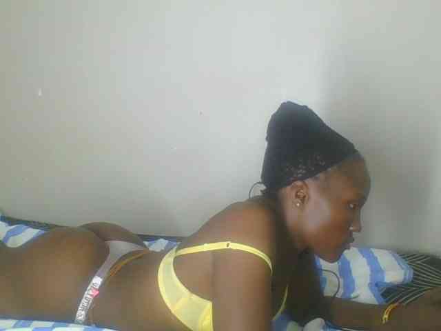 Smilingbeibylove webcam