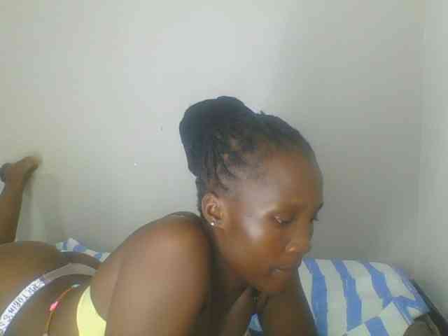 Smilingbeibylove webcam