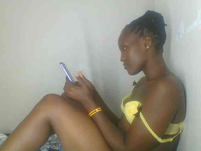 Smilingbeibylove webcam