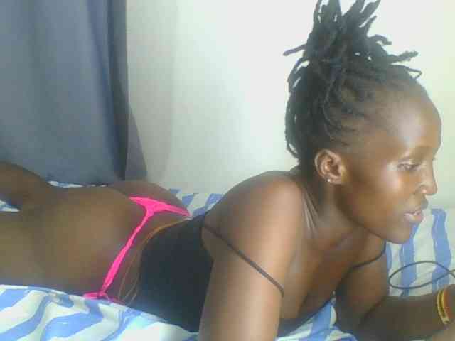 Smilingbeibylove webcam