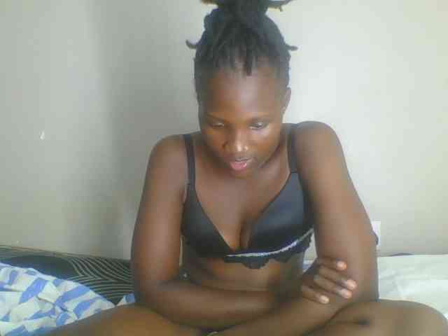 Smilingbeibylove webcam