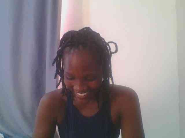Smilingbeibylove webcam