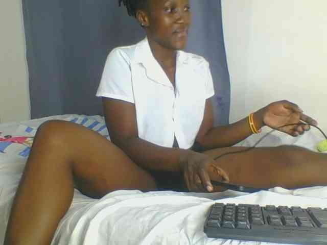 Smilingbeibylove webcam