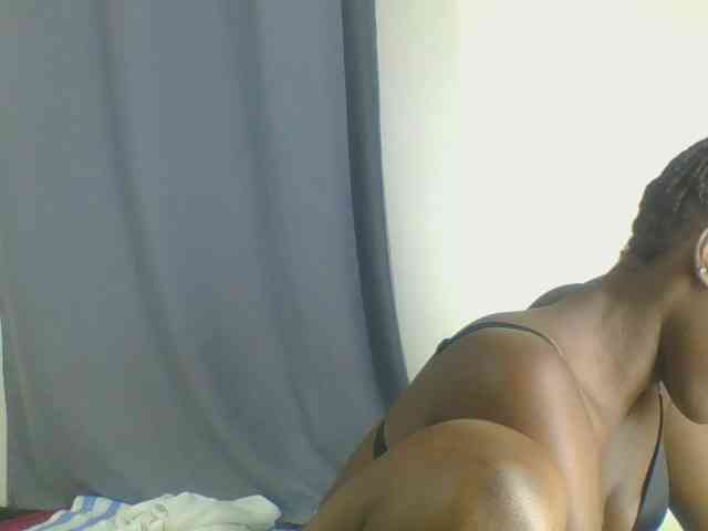 Smilingbeibylove webcam