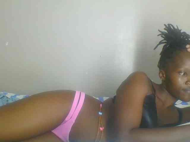 Smilingbeibylove webcam
