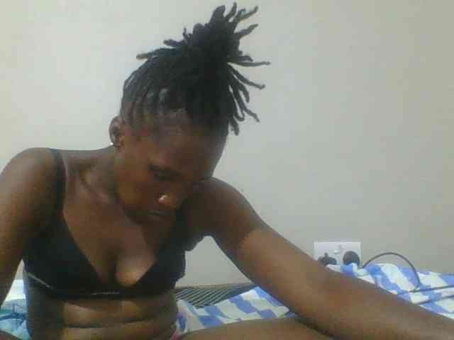 Smilingbeibylove webcam