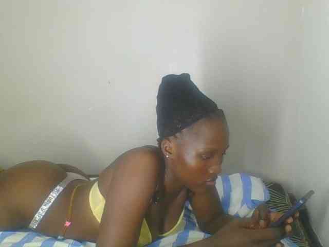Smilingbeibylove webcam