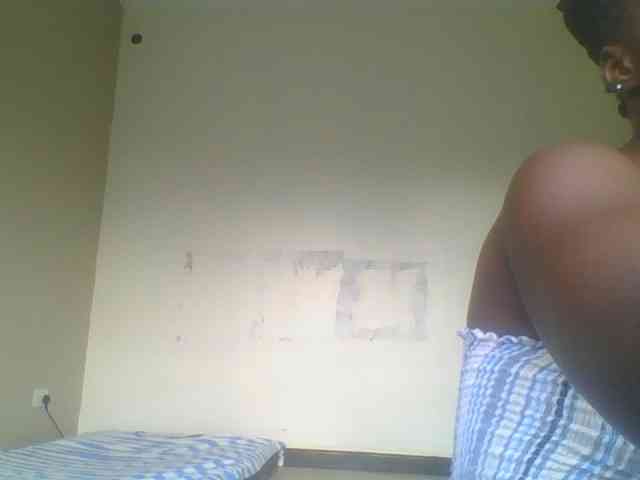 Smilingbeibylove webcam
