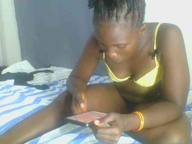Smilingbeibylove webcam