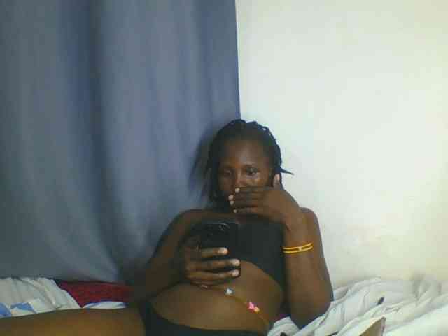 Smilingbeibylove webcam