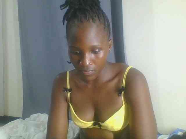 Smilingbeibylove webcam