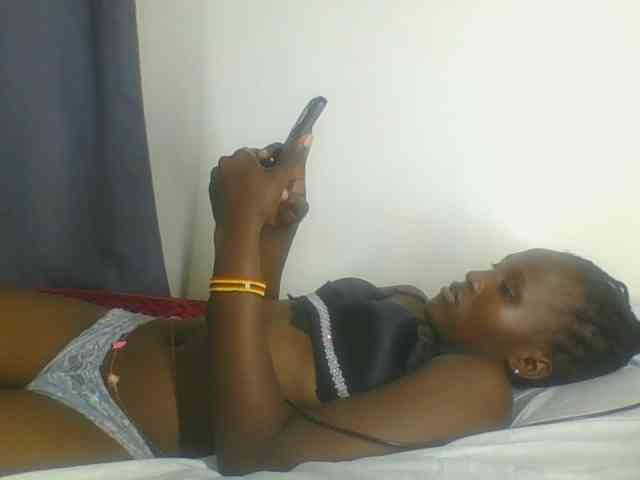 Smilingbeibylove webcam