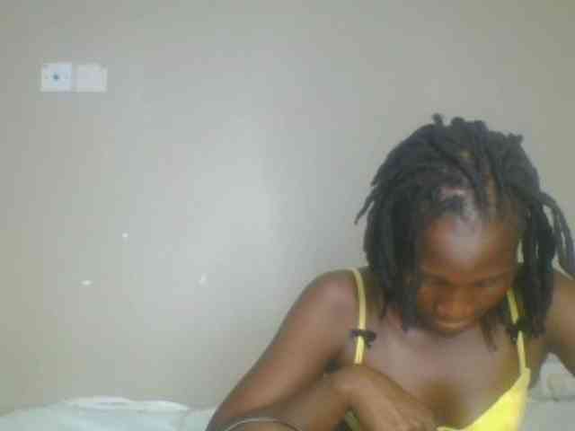 Smilingbeibylove webcam