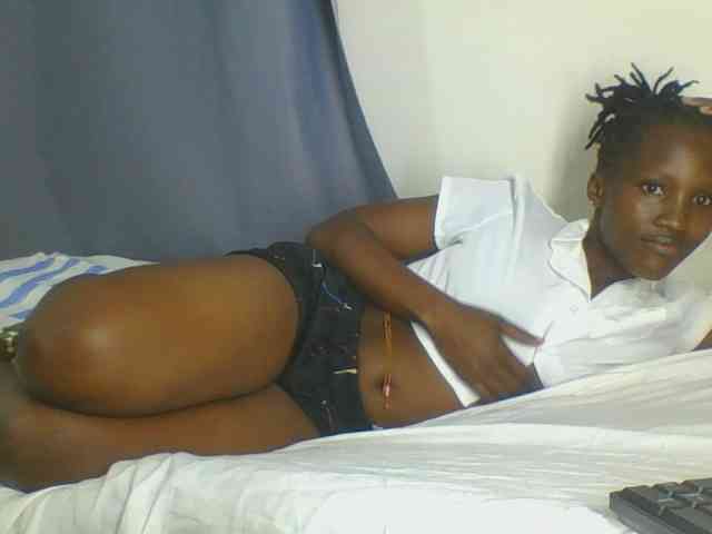 Smilingbeibylove webcam