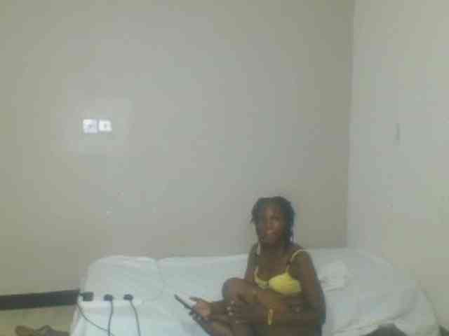 Smilingbeibylove webcam