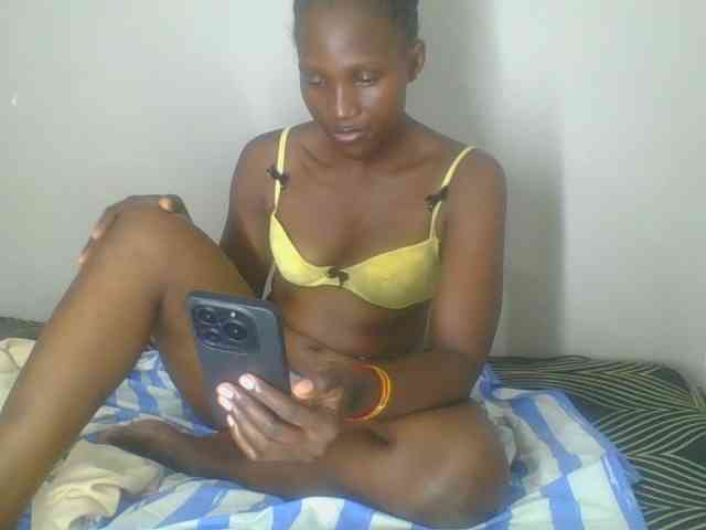 Smilingbeibylove webcam