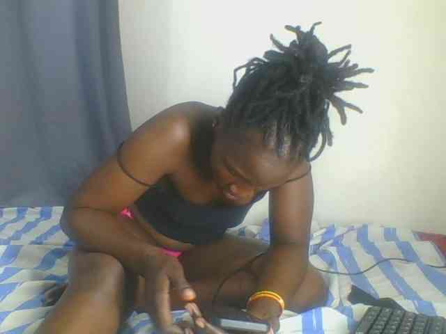Smilingbeibylove webcam