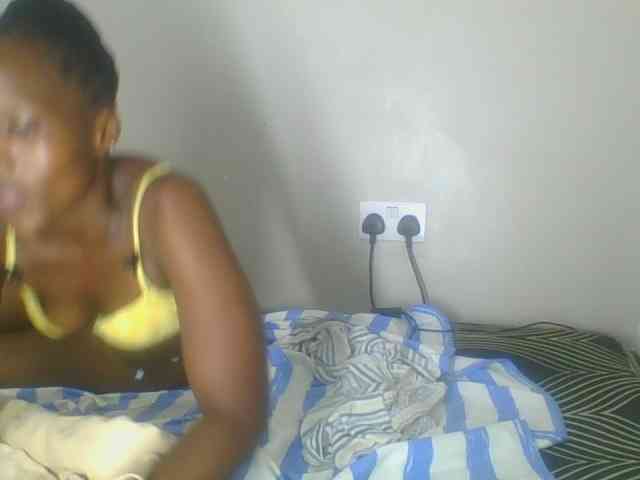 Smilingbeibylove webcam