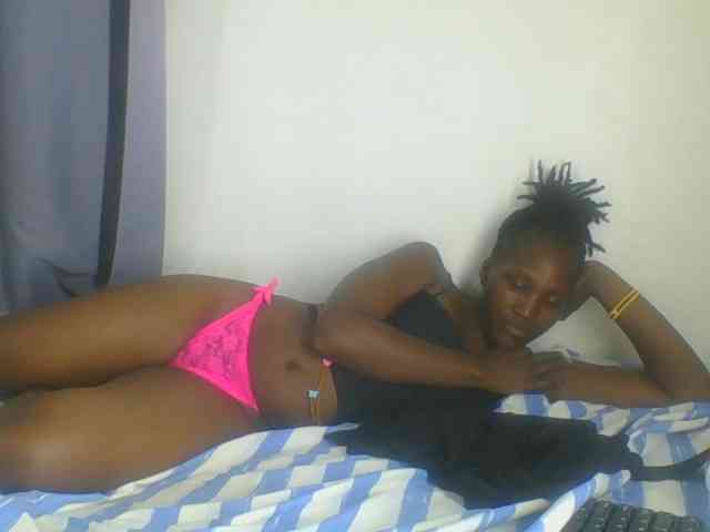 Smilingbeibylove webcam