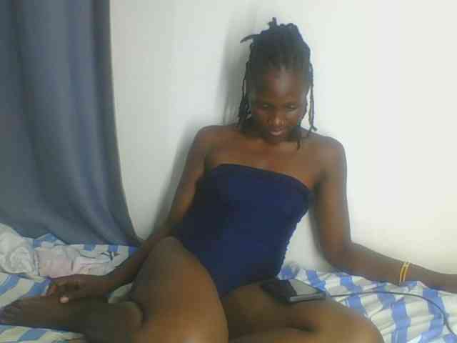 Smilingbeibylove webcam