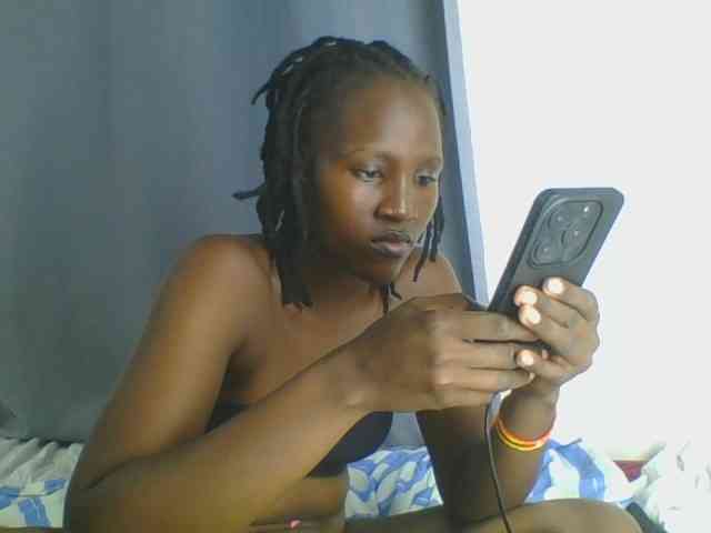 Smilingbeibylove webcam