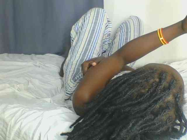 Smilingbeibylove webcam