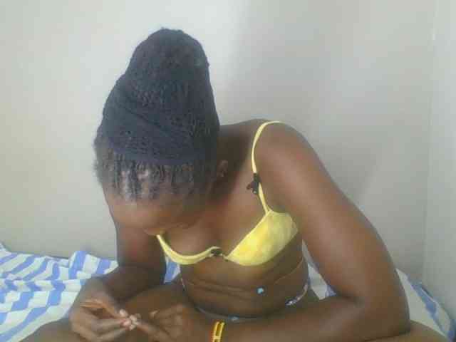Smilingbeibylove webcam