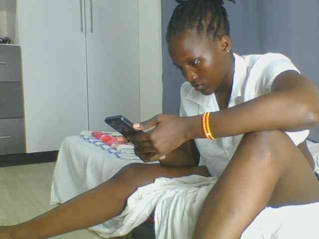 Smilingbeibylove webcam