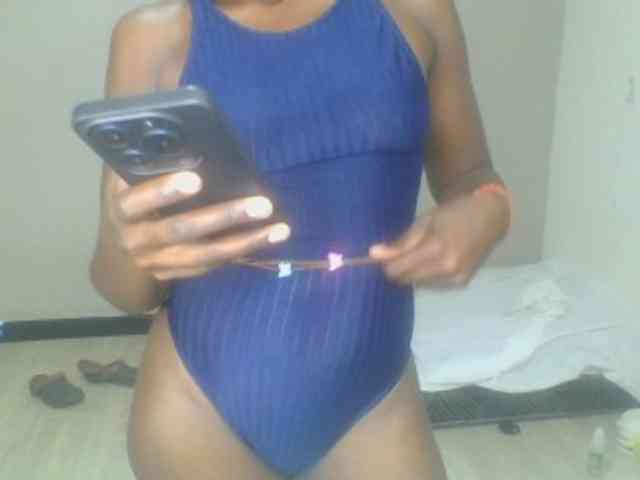 Smilingbeibylove webcam