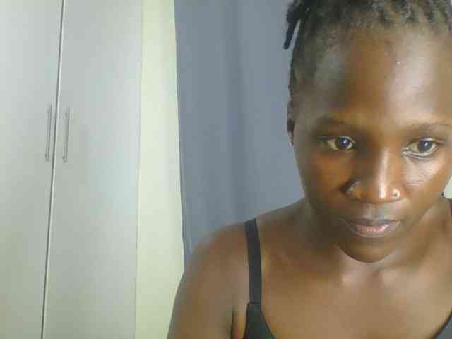 Smilingbeibylove webcam