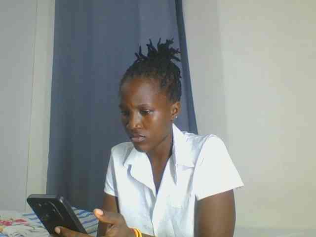 Smilingbeibylove webcam