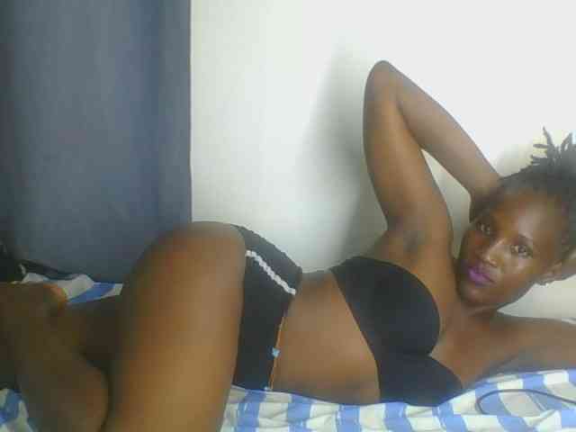Smilingbeibylove webcam