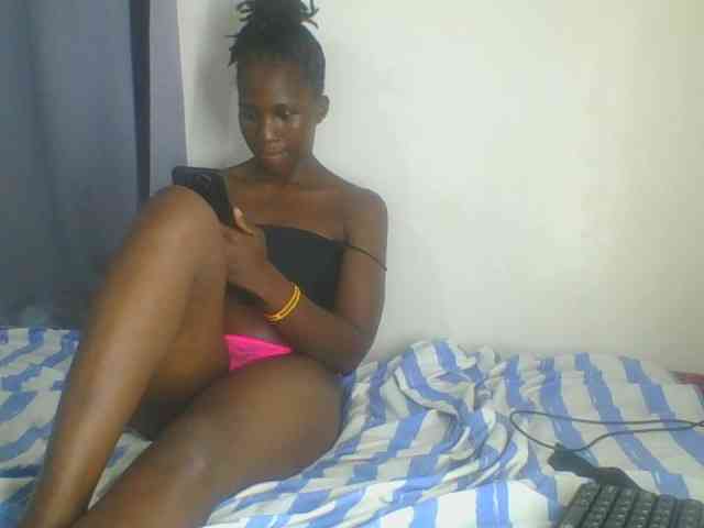 Smilingbeibylove webcam