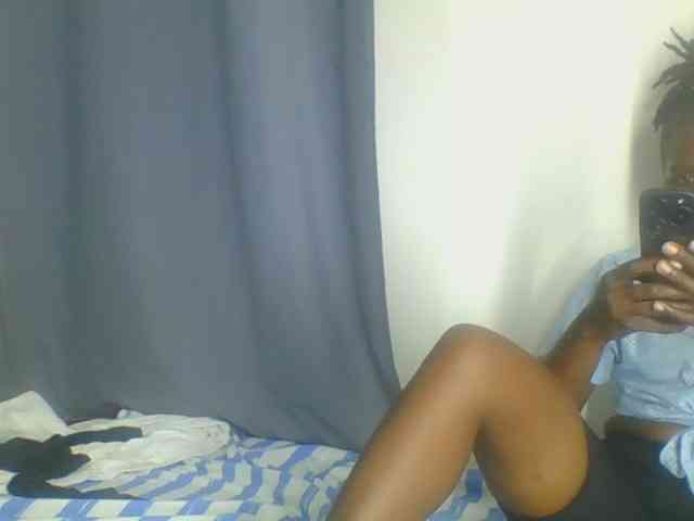 Smilingbeibylove webcam