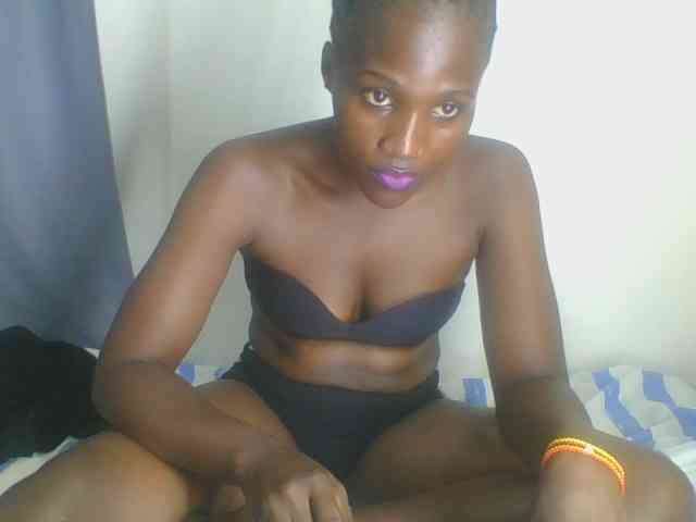 Smilingbeibylove webcam
