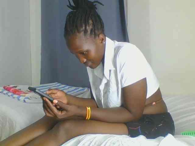 Smilingbeibylove webcam