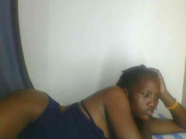 Smilingbeibylove webcam