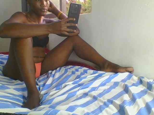 Smilingbeibylove webcam