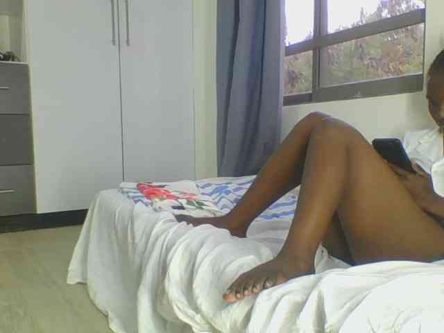Smilingbeibylove webcam