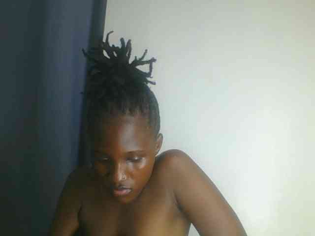 Smilingbeibylove webcam