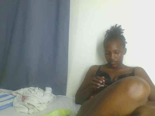 Smilingbeibylove webcam