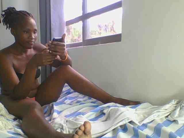 Smilingbeibylove webcam
